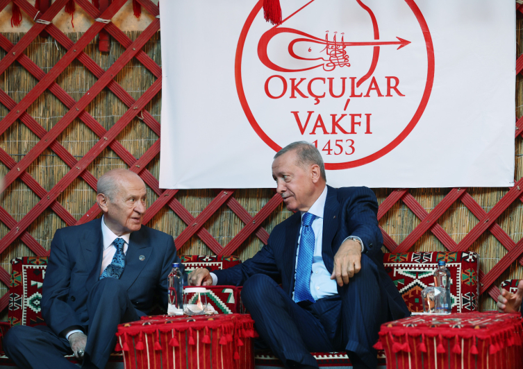 Cumhurbaşkanı Erdoğan, Ahlat'ta Selçuklu mezarlığını ziyaret etti